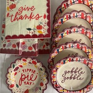 Packed Party Thanksgiving Paper Plates and napkin set. nip